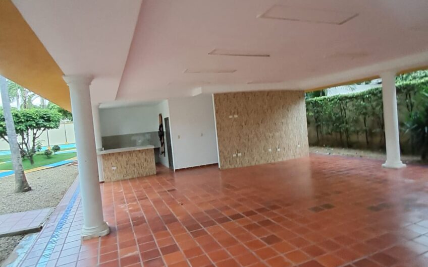 Casa en Venta – Paseo de la Castellana, Neiva