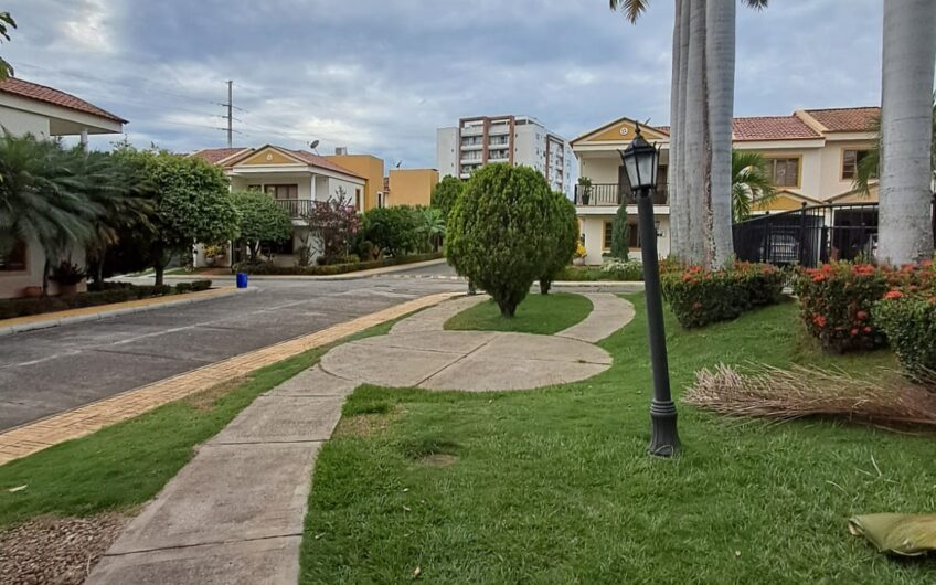 Casa en Venta – Paseo de la Castellana, Neiva