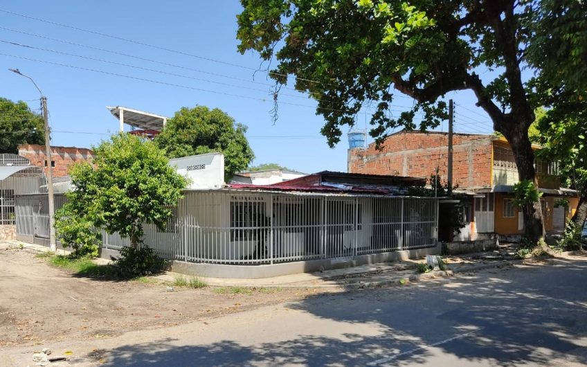Casa Esquinera en Granjas Av 26