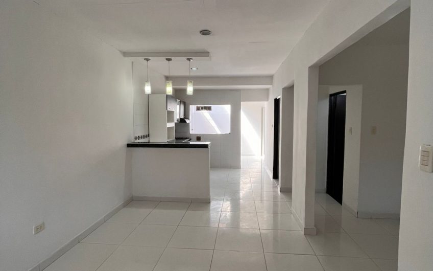 SE VENDE CASA – TERCER MILENIO