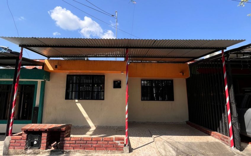 SE VENDE CASA – TERCER MILENIO