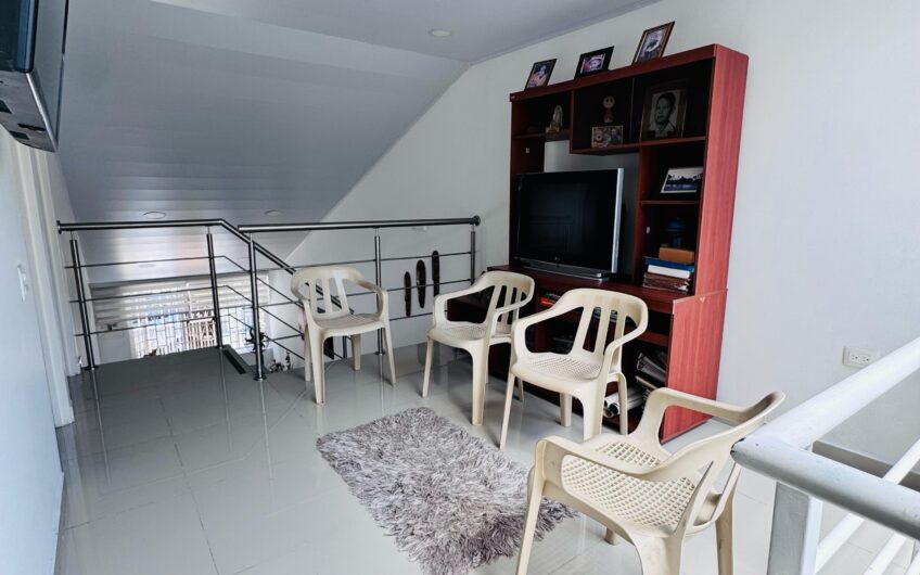 SE VENDE CASA UBICADA EN BARRIO CAMBULOS NEIVA