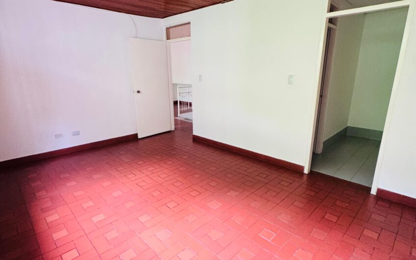 CASA EN LA GAITANA