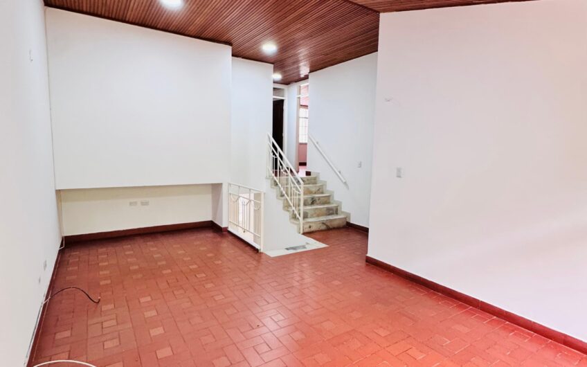 CASA EN LA GAITANA