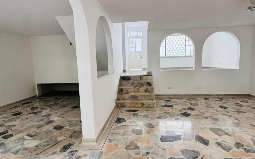 CASA EN LA GAITANA