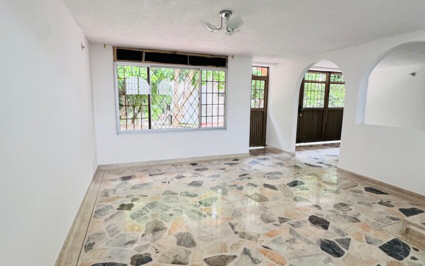 CASA EN LA GAITANA