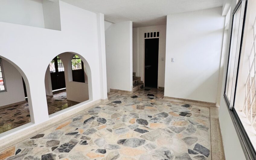 CASA EN LA GAITANA