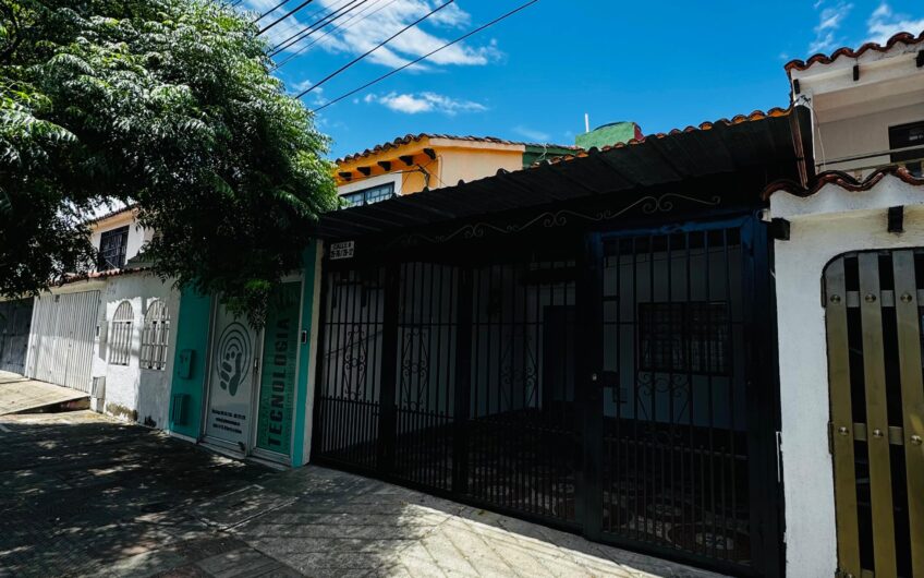 SE ARRIENDA CASA EN LA GAITANA
