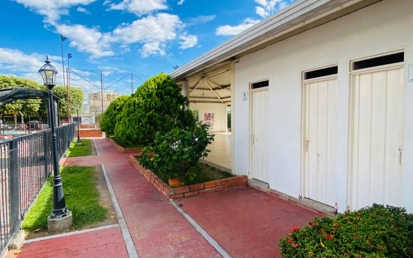SE VENDE CASA EN CONJUNTO CEIBA REAL