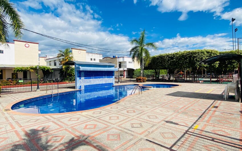 SE VENDE CASA EN CONJUNTO CEIBA REAL