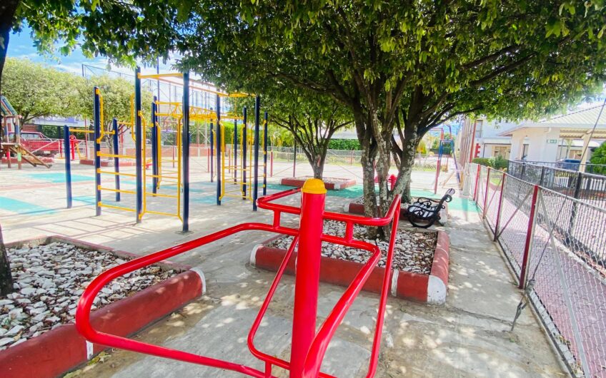 SE VENDE CASA EN CONJUNTO CEIBA REAL