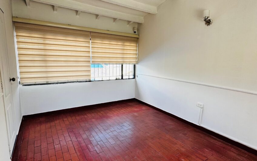 SE ARRIENDA CASA EN LA GAITANA