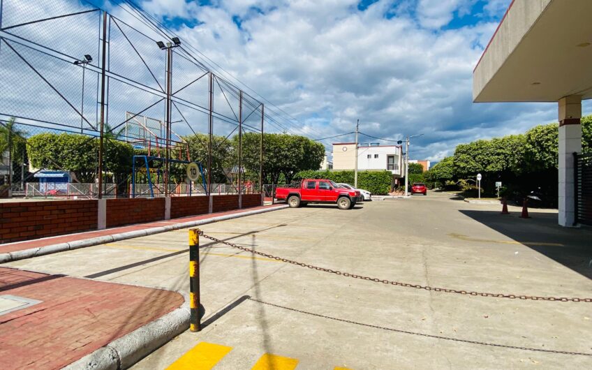 SE VENDE CASA EN CONJUNTO CEIBA REAL