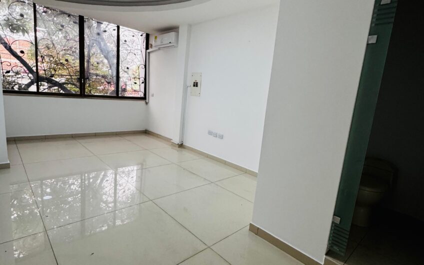 🏡✨ ¡SE ARRIENDA INCREÍBLE INMUEBLE EN EL CENTRO DE LA CIUDAD! ✨🏡