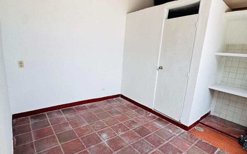 SE ARRIENDA CASA EN LA GAITANA