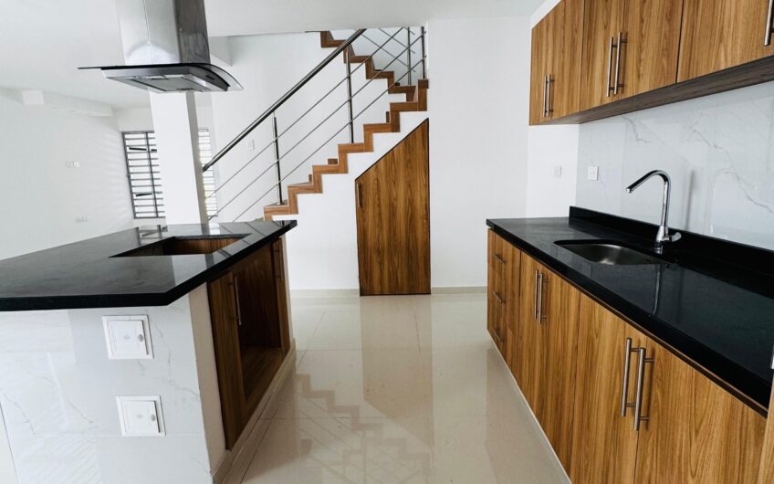 ¡Espectacular Casa Esquinera en Venta – Villa Lucía 2!