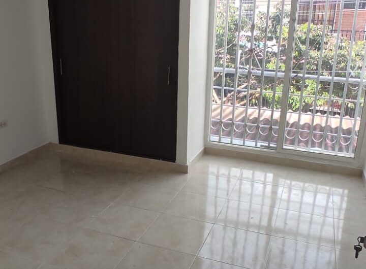 SE ARRIENDA CASA EN MANZANARES AL SUR DE LA CIUDAD