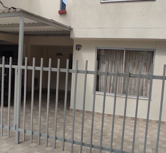 SE ARRIENDA CASA EN CONDOMINIO ANDALUCIA 4 ETAPA