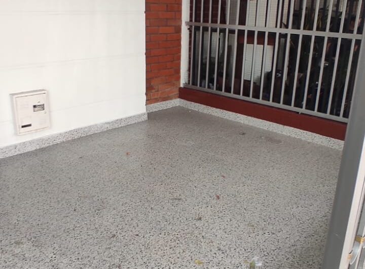 SE ARRIENDA CASA EN MANZANARES AL SUR DE LA CIUDAD