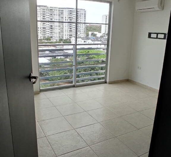 SE ARRIENDA APARTAMENTO DUPLEX AL NORTE DE LA CIUDAD