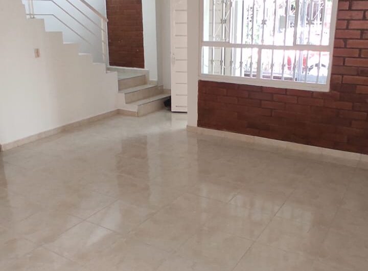 SE ARRIENDA CASA EN MANZANARES AL SUR DE LA CIUDAD