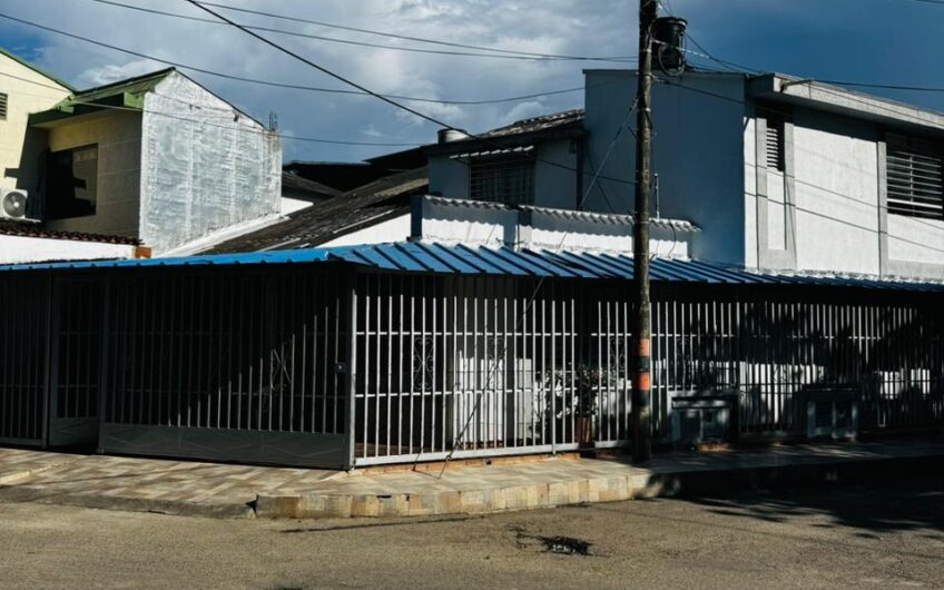 🏡 Casa Esquinera con Apartamento – Venta📍