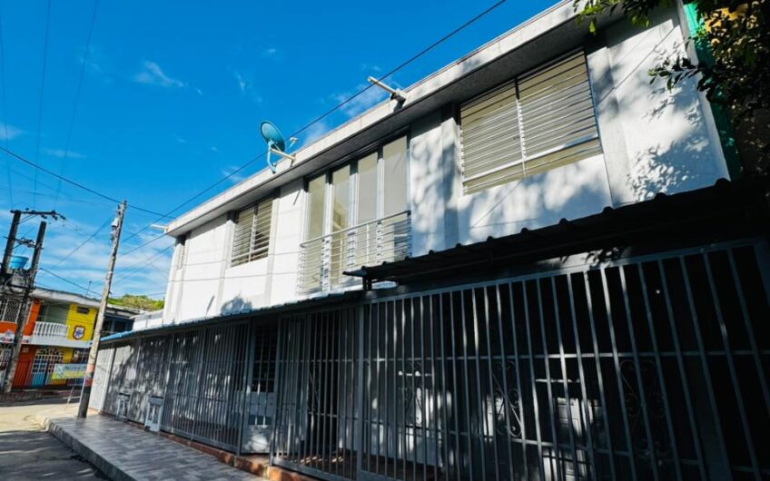 🏡 Casa Esquinera con Apartamento – Venta📍