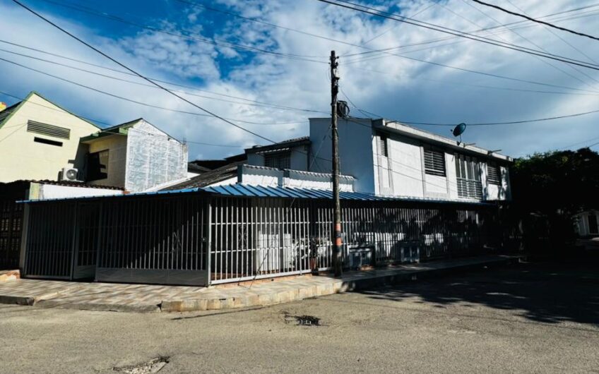 🏡 Casa Esquinera con Apartamento – Venta📍