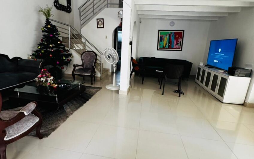 🏡 Casa Esquinera con Apartamento – Venta📍