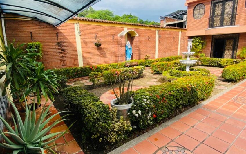 🏛 Casa de Eventos en Venta – Zona Centro (Alta Proyección Comercial)