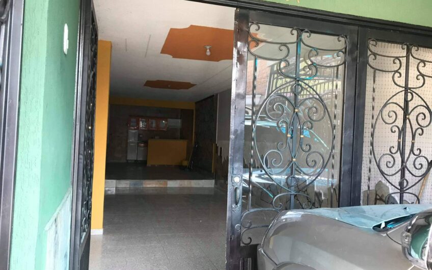 🏠 CASA DE 3 PLANTAS EN VENTA – EXCELENTE OPORTUNIDAD DE INVERSIÓN