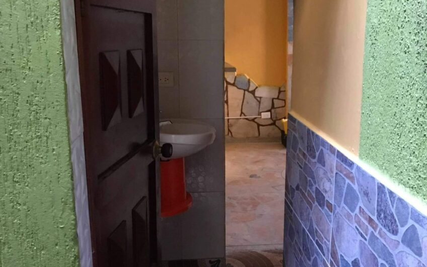 🏠 CASA DE 3 PLANTAS EN VENTA – EXCELENTE OPORTUNIDAD DE INVERSIÓN