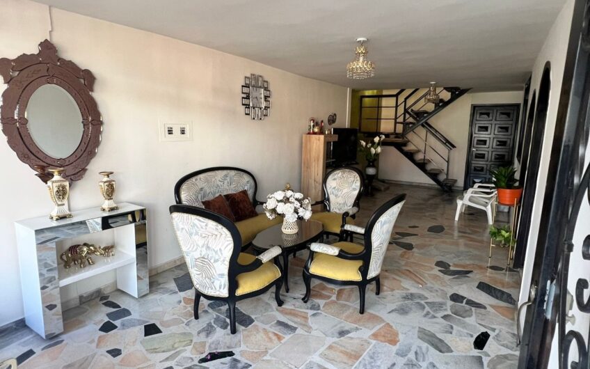 🏠 CASA DE 3 PLANTAS EN VENTA – EXCELENTE OPORTUNIDAD DE INVERSIÓN