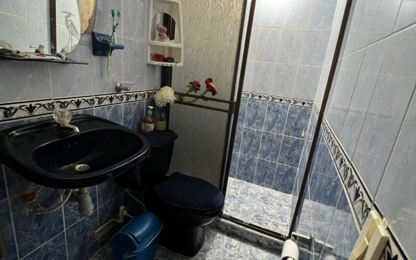 🏠 CASA DE 3 PLANTAS EN VENTA – EXCELENTE OPORTUNIDAD DE INVERSIÓN