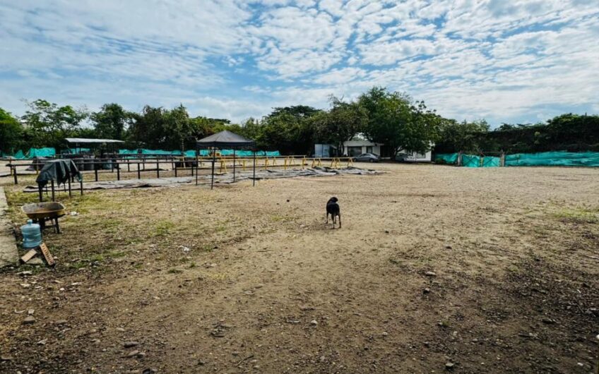 SE ARRIENDA LOTE COMERCIAL, UBICADO AL LADO DEL PARQUE INDUSTRIAL