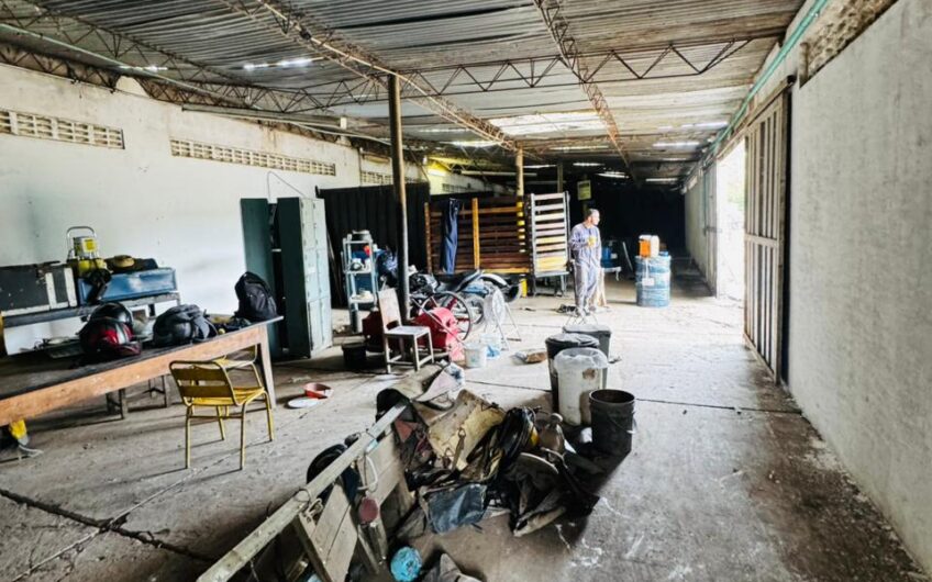 SE ARRIENDA LOTE COMERCIAL, UBICADO AL LADO DEL PARQUE INDUSTRIAL