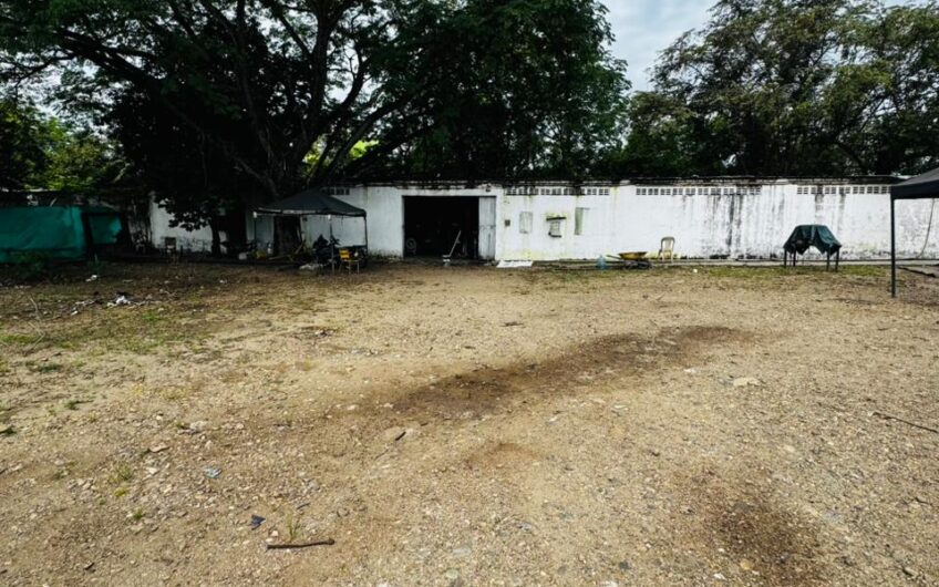 SE ARRIENDA LOTE COMERCIAL, UBICADO AL LADO DEL PARQUE INDUSTRIAL
