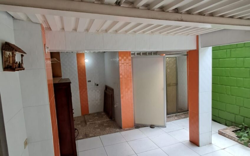 CASA EN ARRIENDO EN EL BARRIO LA GAITANA