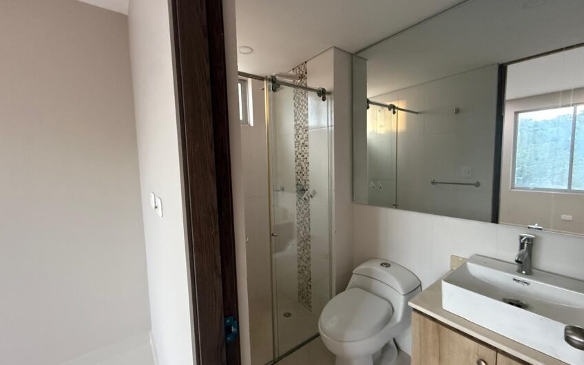 🏡✨ ¡APARTAMENTO DE LUJO EN ARRIENDO EN PORTAL DE LA SIERRA TORE 3 APTO 1103! ✨🏡