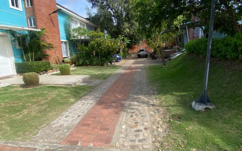 ¡LOTE EN VENTA EN COLINAS DEL IGUÁ!