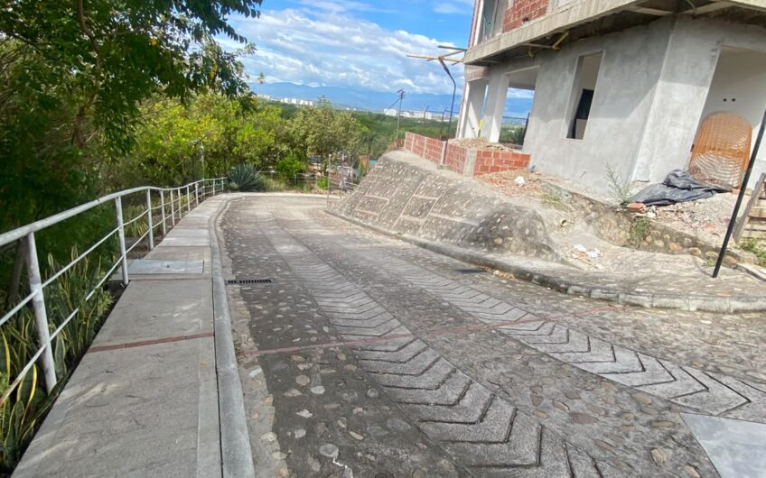 ¡LOTE EN VENTA EN COLINAS DEL IGUÁ!