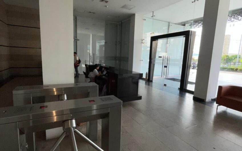 ¡OFICINA EN ARRIENDO EN EL EXCLUSIVO EDIFICIO PROHUILA