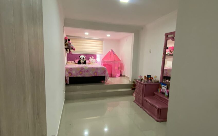CASA EN VENTA – CONJUNTO LA GAITANA