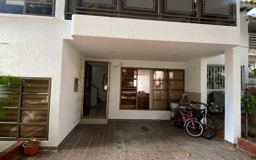 CASA EN VENTA – CONJUNTO LA GAITANA